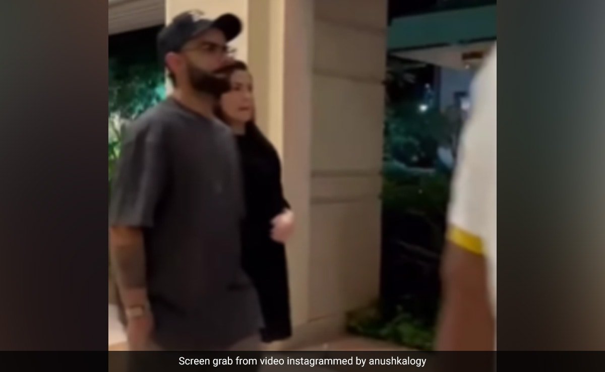 The Internet Is Convinced (Again) Anushka Sharma Is Pregnant - Watch Viral Video With Virat Kohli